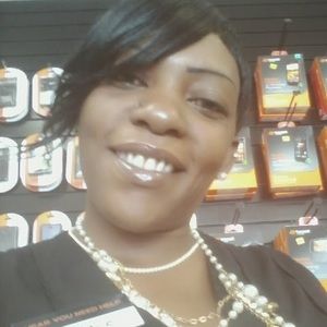 Meet your Posher, Deetra